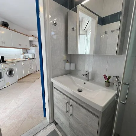 Blue Pearl #hosted By Doormat Apartment Toroni